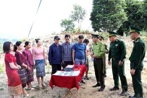 Nghĩa tình biên giới