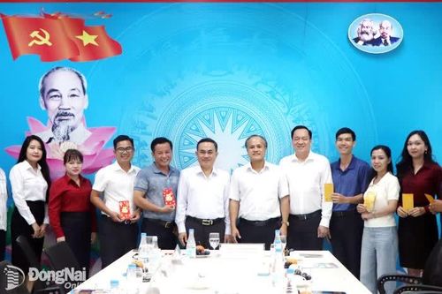 Phó Chủ tịch UBND tỉnh Lê Trường Sơn thăm, chúc mừng năm mới Khu du lịch Bửu Long