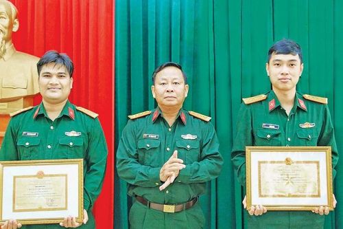 Theo tiếng gọi Bộ đội Cụ Hồ