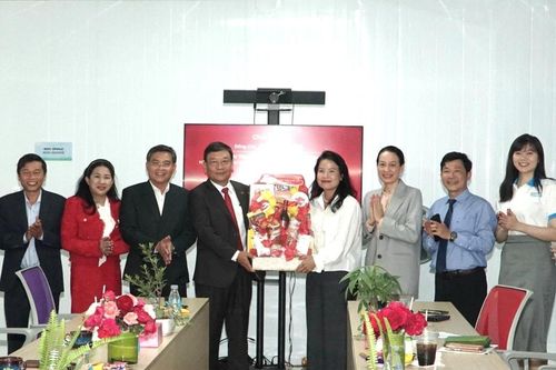 Phó Bí thư Tỉnh ủy Lâm Đồng Bùi Thắng thăm, chúc mừng năm mới tại Công ty Kim Phát