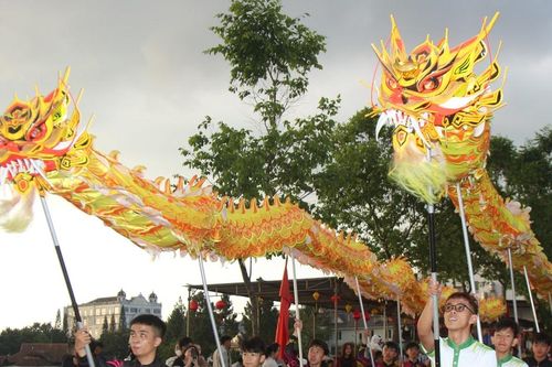 Hàng ngàn người tham gia chợ quê tại phường 1 Bảo Lộc