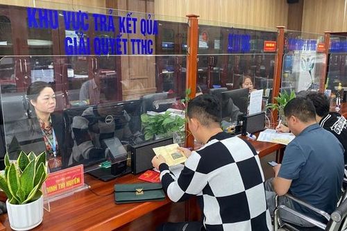 Nghiêm túc ngày làm việc đầu tiên sau Tết