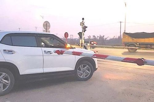 Thêm 'lớp bảo vệ' an toàn cho tàu hỏa tại các điểm giao cắt nguy hiểm