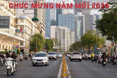 Giao thông TP.HCM 'dễ thở' trong ngày đầu làm việc sau kỳ nghỉ Tết
