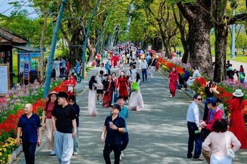 Du lịch miền Trung bội thu trong dịp Tết Nguyên đán 2026