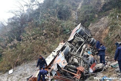 Nepal: Xe chở khách lao xuống sườn núi, nhiều công dân nước ngoài thiệt mạng