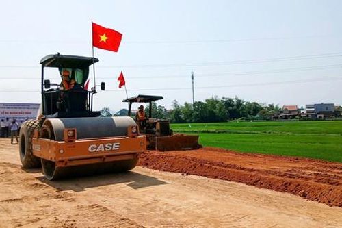 Sau hơn 2 năm khởi công, dự án Liên kết vùng miền Trung vẫn vướng mặt bằng