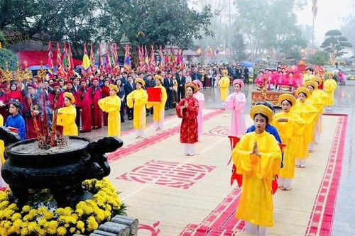 Phú Thọ: Hội Đền Mẫu Âu Cơ bồi đắp mạch nguồn văn hóa Việt