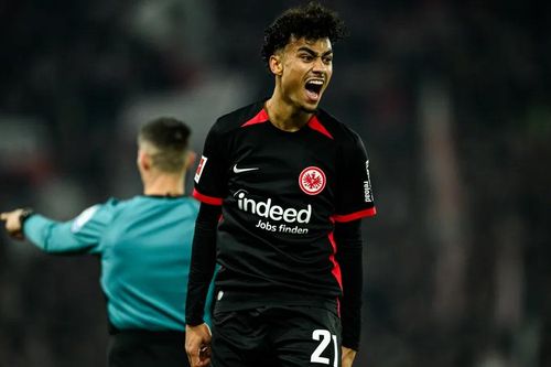 Man United và Arsenal cạnh tranh chữ ký hậu vệ người Đức