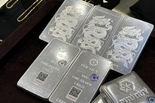 Giá bạc tăng mạnh, chuyên gia khuyến nghị thận trọng phân bổ vốn