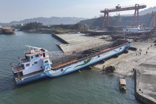 Sau ô tô điện, Trung Quốc tăng tốc xanh hóa tàu thuyền