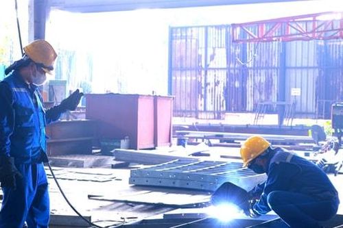Rộn ràng không khí sản xuất đầu năm