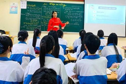 Ngày đầu trở lại trường sau Tết, giáo viên nhận tin vui về tiền thưởng