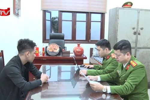 Vận động thành công đối tượng truy nã ra đầu thú
