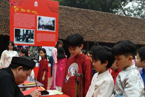 Gìn giữ nét đẹp xin chữ đầu năm