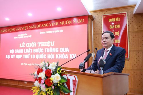 Ra mắt bộ sách Luật được thông qua tại Kỳ họp thứ 10, Quốc hội khóa XV
