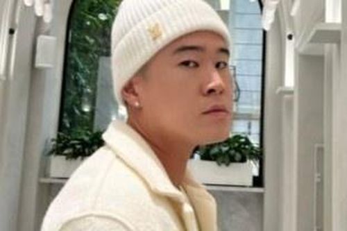 Ca sĩ Chancellor bị bắt