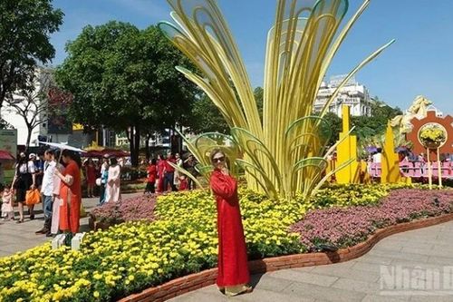 Thành phố Hồ Chí Minh chăm lo Tết chu đáo, an toàn, tiết kiệm