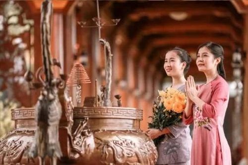 Điều tuyệt đối không làm khi đi lễ chùa đầu năm
