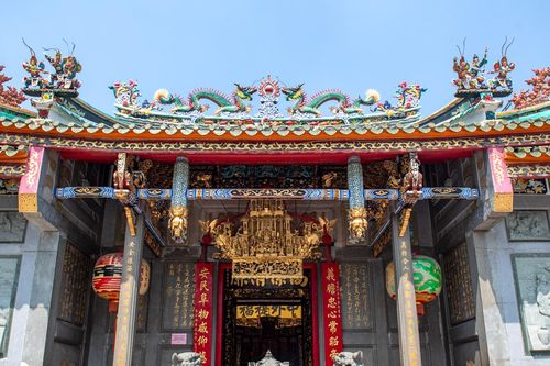 Chùa ở TPHCM có tượng ngựa Xích Thố cao hơn 2m, nhiều người đến cầu may