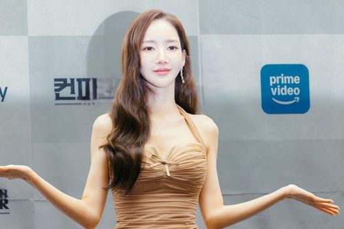 'Thư ký Kim' Park Min Young nhịn ăn, ngày uống 3 lít nước
