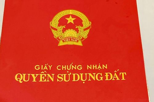 Sổ đỏ bất ngờ bị ghi nhầm hiến 16m2 đất vì trùng tên với người khác