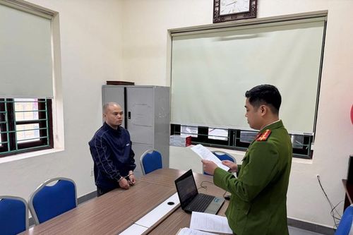 Giả vờ mua vàng rồi cầm dây chuyền 5 chỉ bỏ chạy