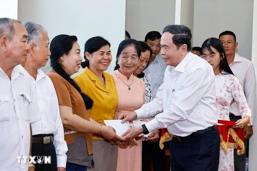 Hơn 3 triệu lượt người có công được tặng quà Tết với tổng kinh phí 2.600 tỷ đồng