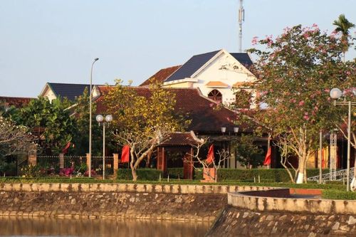 Mùa Xuân ở Khu lưu niệm cố Thủ tướng Phạm Văn Đồng tại Quảng Ngãi