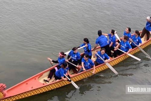 Sắc xuân trên dòng Ngàn Phố: Lễ hội gắn kết cộng đồng sau sáp nhập