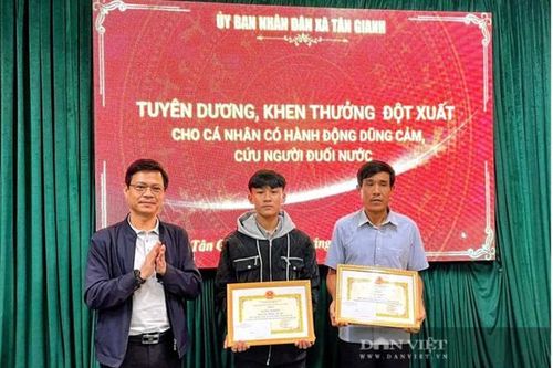 Khen thưởng 2 cha con dũng cảm cứu người trong vụ lật thuyền trên sông Gianh