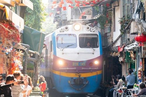 Thống nhất giảm chạy tàu qua phố cà phê đường tàu Hà Nội