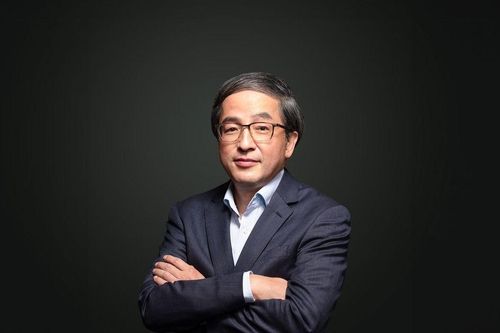 Phó Chủ tịch ASUS Eric Chen: 'AI không phải là món trang sức, đó là bộ khuếch đại giá trị cốt lõi của PC'