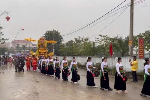 Phục dựng Lễ hội Đình làng Én sau nhiều năm gián đoạn