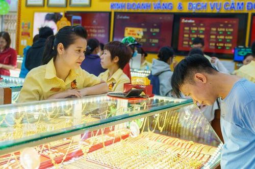 Bộ Công an trả lời thắc mắc việc người dân đeo vàng không có hóa đơn, chứng từ liệu có bị tịch thu?