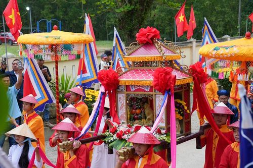 Đặc sắc lễ hội Khai Sơn