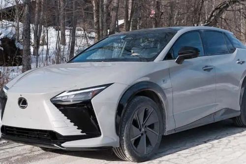 Lexus RZ 550e F Sport 2026: Trải nghiệm hộp số giả lập 8 cấp có thực sự ấn tượng?