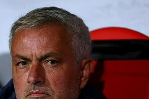 Jose Mourinho tái ngộ Real Madrid: Khi Người đặc biệt đe dọa chiếc ghế của Arbeloa