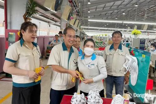 Doanh nghiệp trở lại sản xuất sau Tết