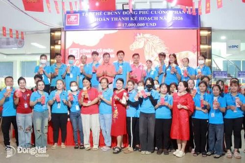 Một doanh nghiệp may mặc tại Đồng Nai chi gần 3 tỷ đồng lì xì đầu năm cho công nhân