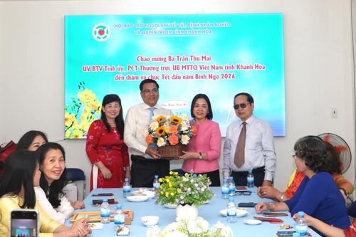 Phó Chủ tịch Thường trực Ủy ban MTTQ Việt Nam tỉnh Trần Thu Mai thăm Hội Bảo trợ người khuyết tật, bệnh nhân nghèo và quyền trẻ em tỉnh Khánh Hòa