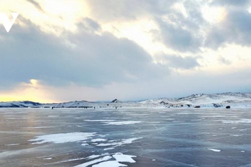 Hồ Baikal: Hành trình khám phá 'mắt xanh' Siberia và vẻ đẹp băng giá nghìn năm