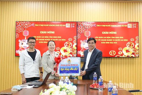 Liên đoàn Lao động tỉnh thăm, động viên sản xuất tại một số doanh nghiệp