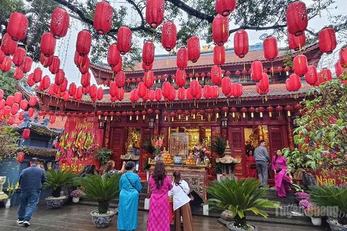 Du lịch tâm linh thu hút du khách dịp đầu Xuân