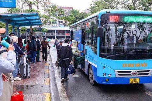 Hà Nội phục vụ hơn 1 triệu lượt hành khách dịp Tết Nguyên đán