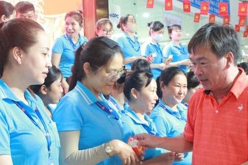 Đồng Nai: 99% lao động trở lại làm việc, doanh nghiệp chi hàng chục tỷ đồng lì xì đầu xuân