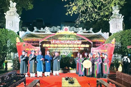 Bền bỉ, dấn thân, cống hiến cho nghệ thuật