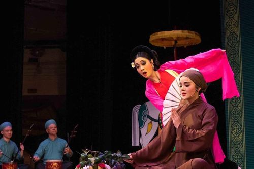 Sân khấu xuân Bính Ngọ: Không gian nghệ thuật đa sắc