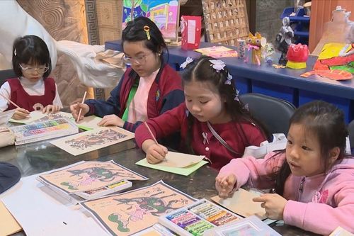 Đem tình yêu hội họa tới trẻ thơ