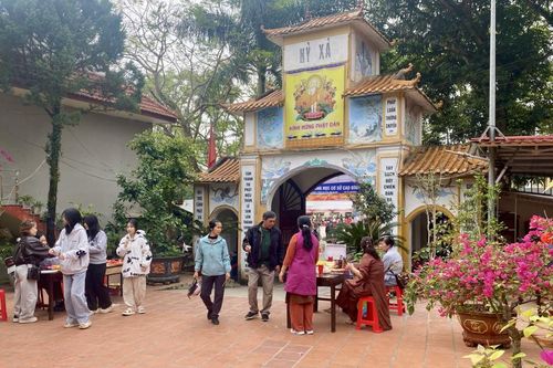 Nô nức trẩy hội Chùa Đống Lân và Háng Toán